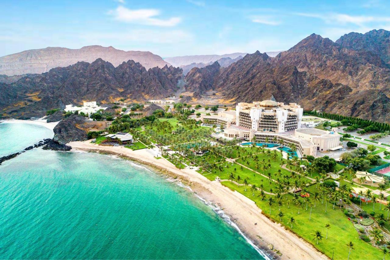 Al Bustan Palace, A Ritz-Carlton Hotel Muskat Eksteriør bilde The Oberoi Beach, Muscat