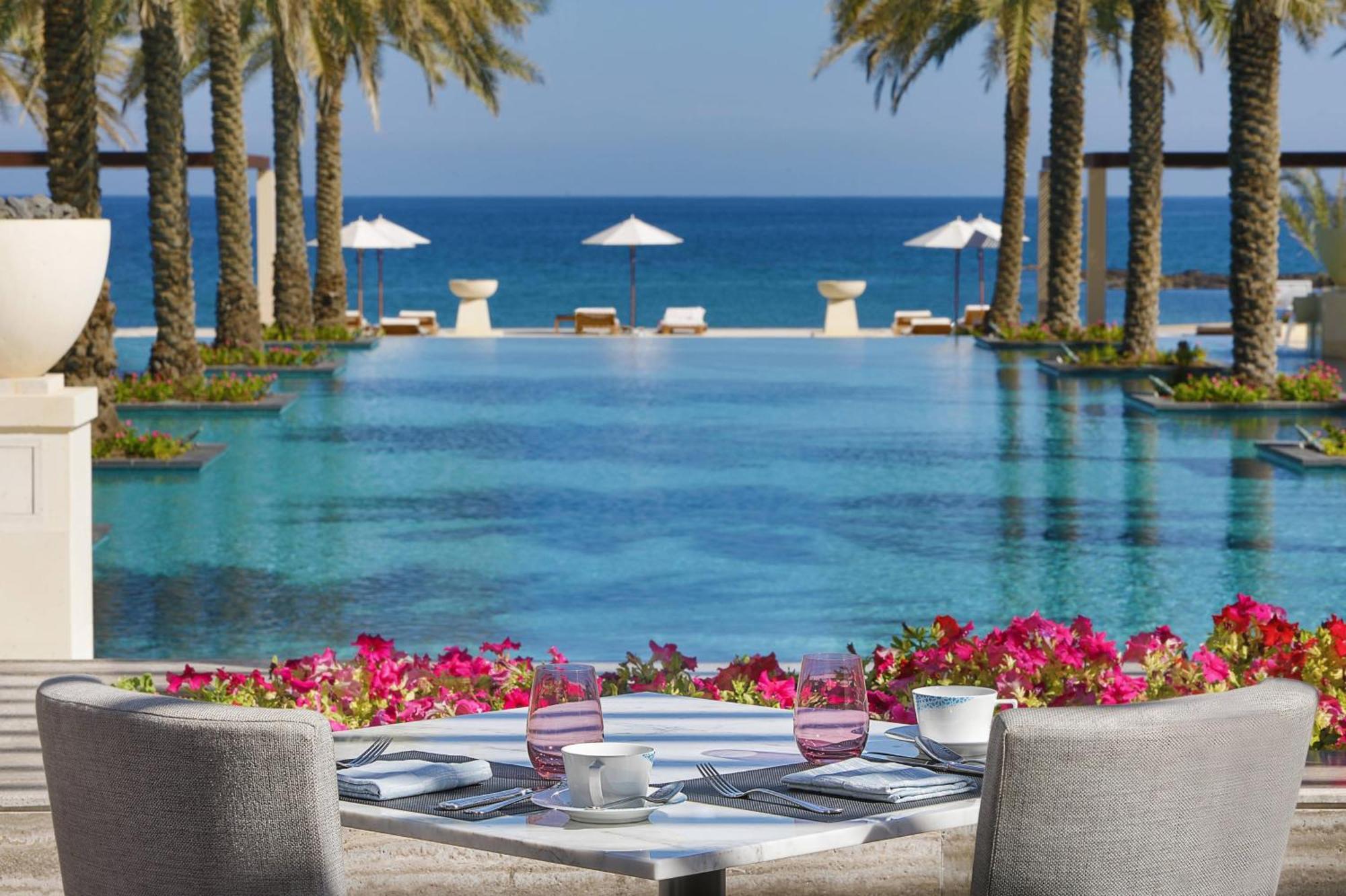 Al Bustan Palace, A Ritz-Carlton Hotel Muskat Eksteriør bilde The Cove Rotana Resort