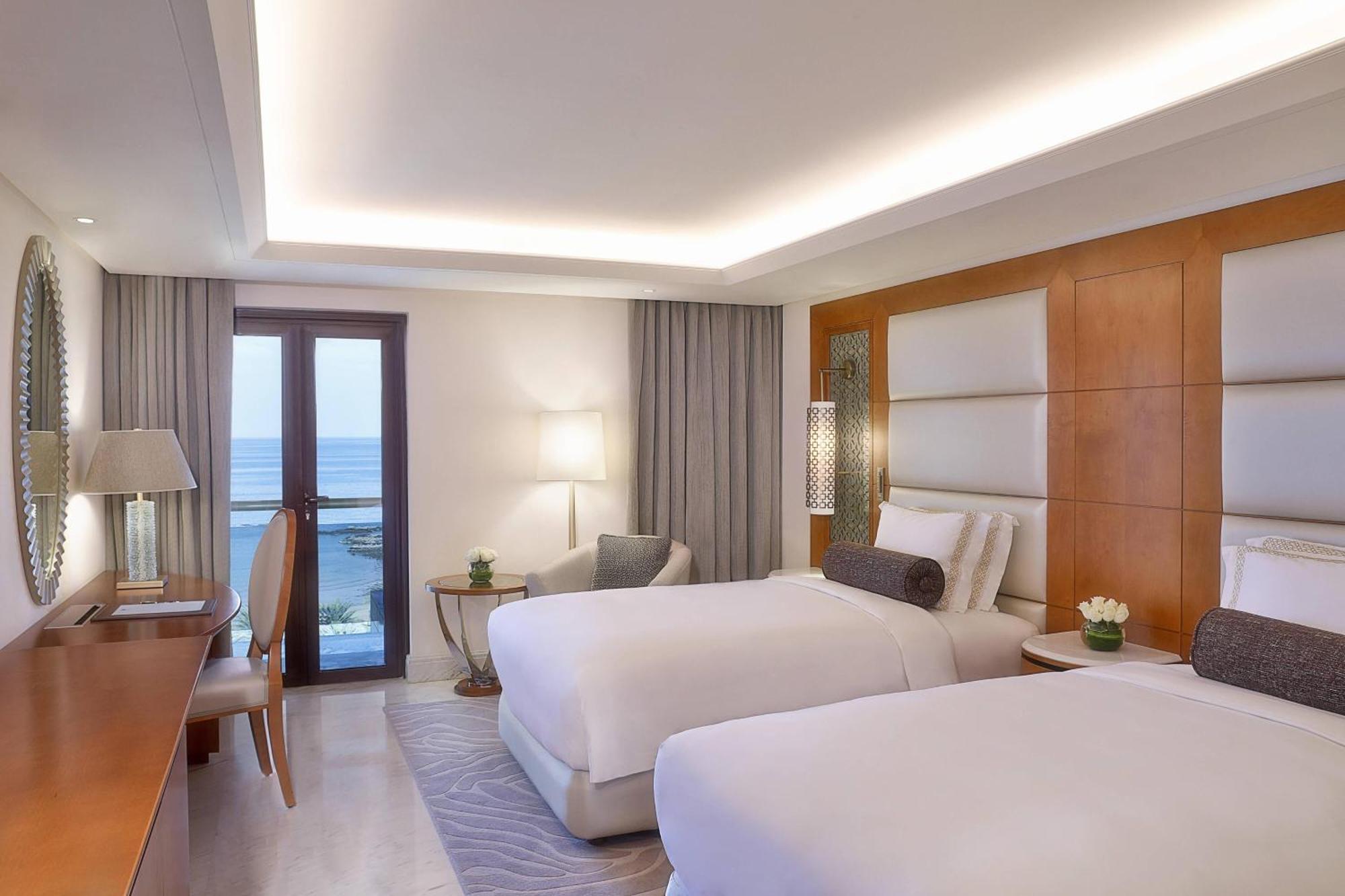 Al Bustan Palace, A Ritz-Carlton Hotel Muskat Eksteriør bilde Deluxe Room